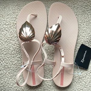 Women’s Sandals Rose Gold